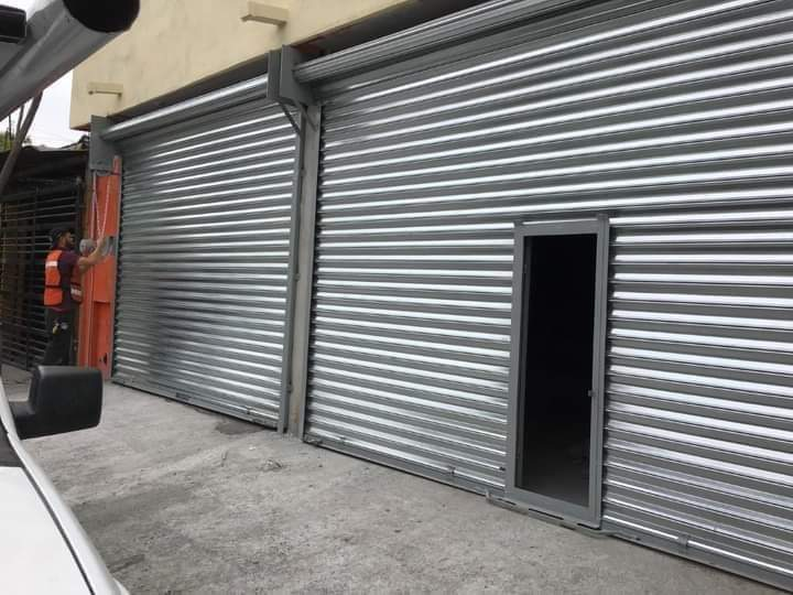 Trabajo de cortinas metálicas realizado por Cortinas Metálicas Monterrey